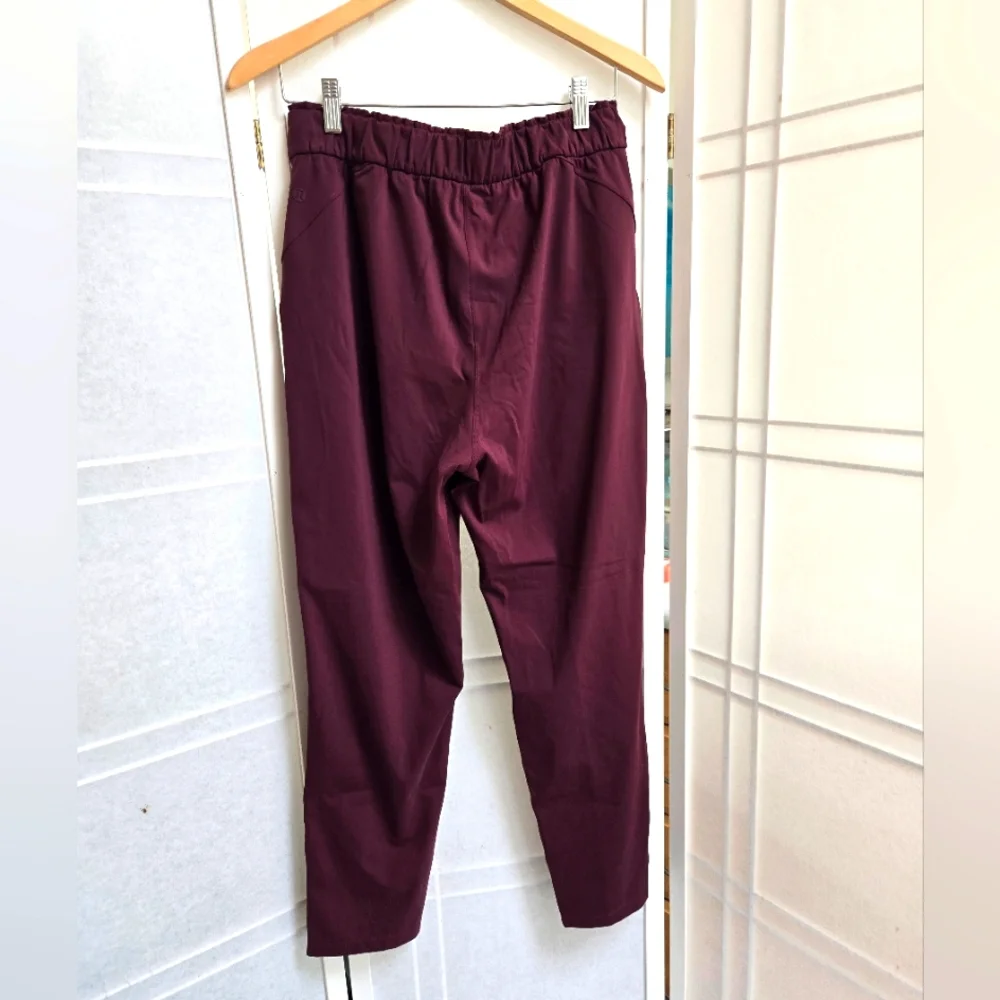 Lululemon Stretch High Rise Jogger pants in  Red Merlot Luxtreme